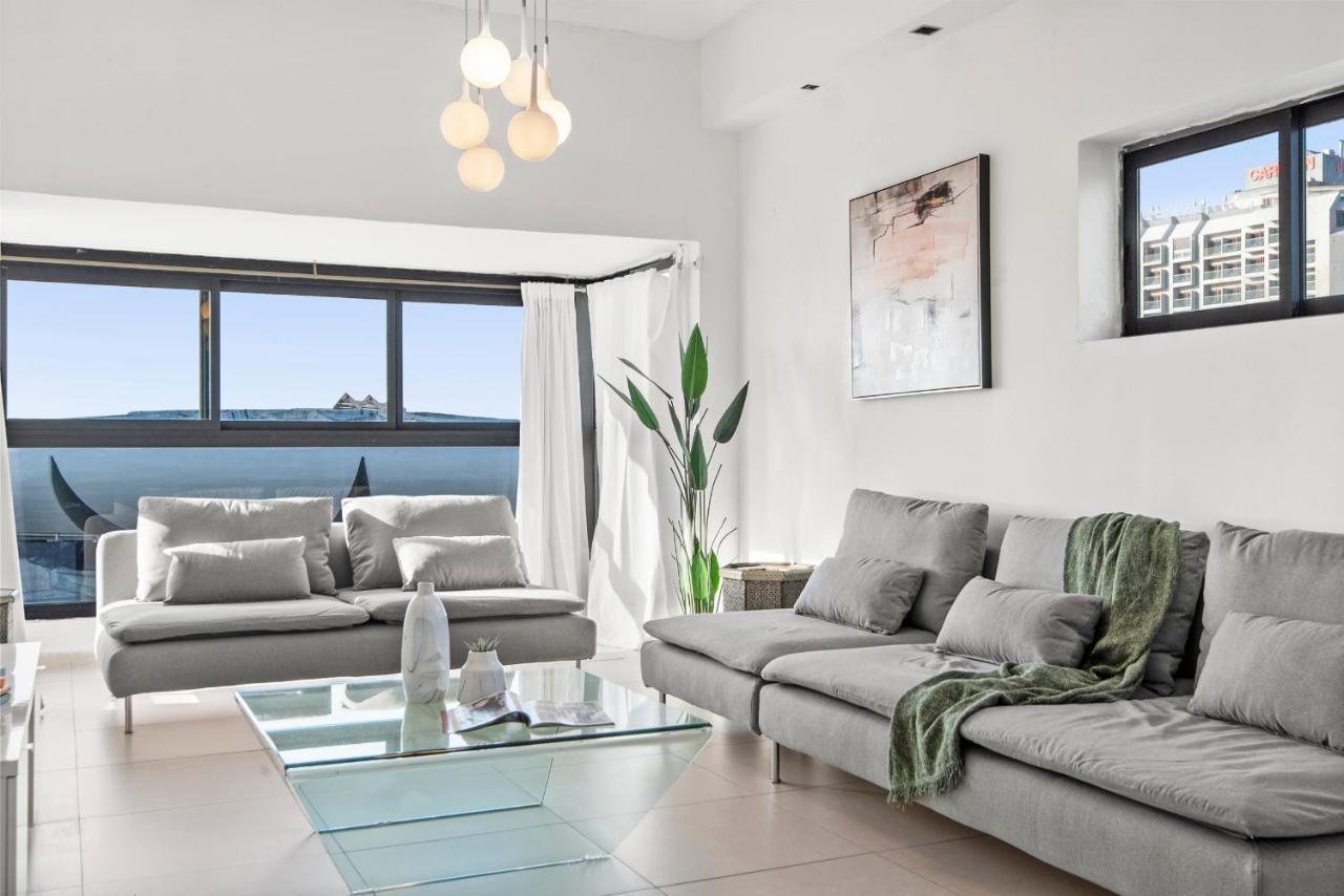 Glorious Renovated Apartment On Top Of The Beach テル・アビブ エクステリア 写真
